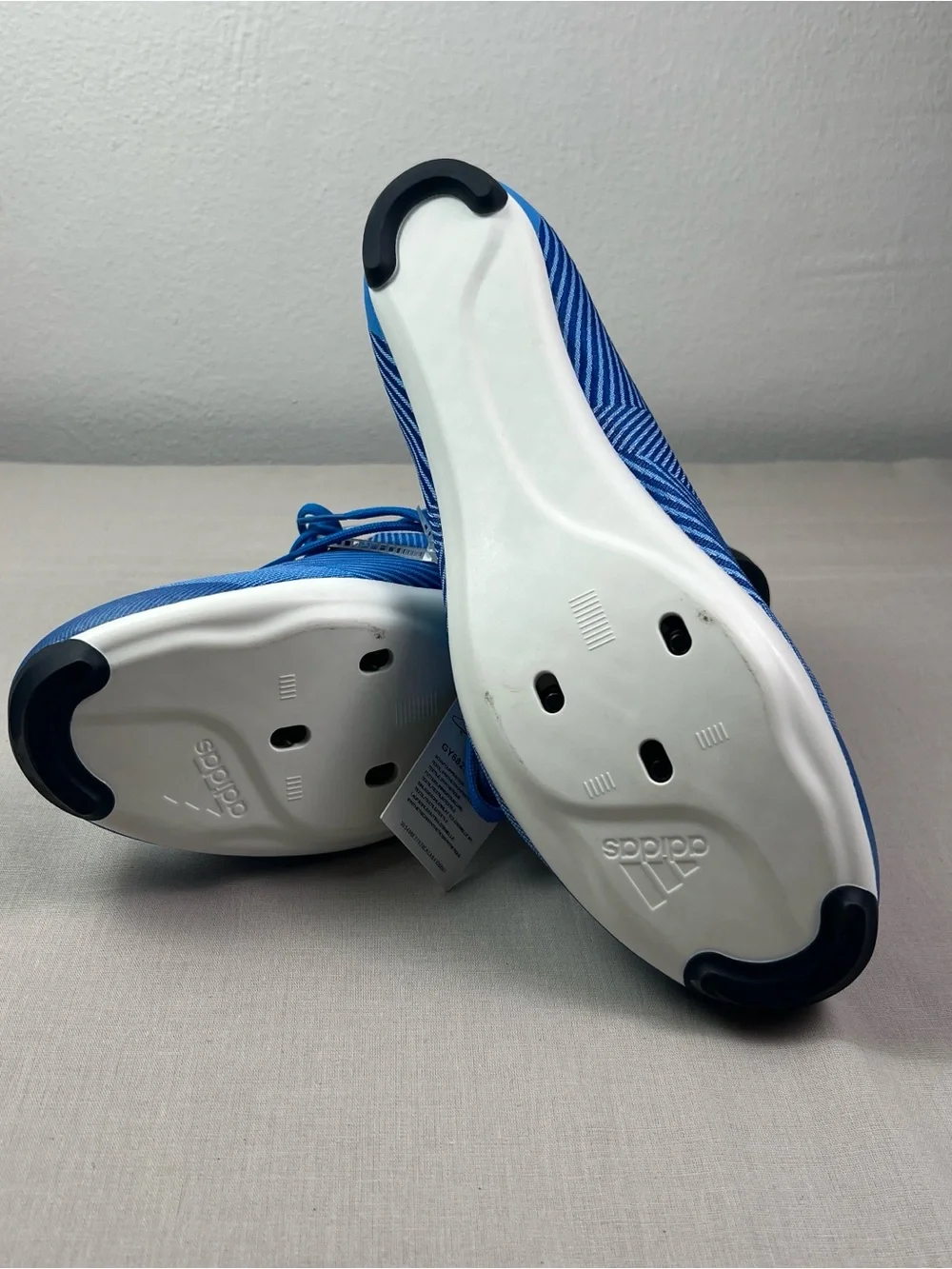 adidas streamlined sneakers